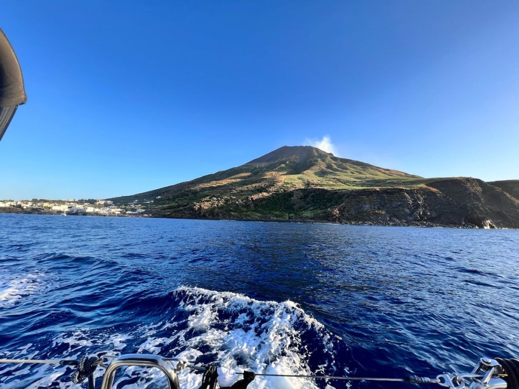 Stromboli in barca a vela