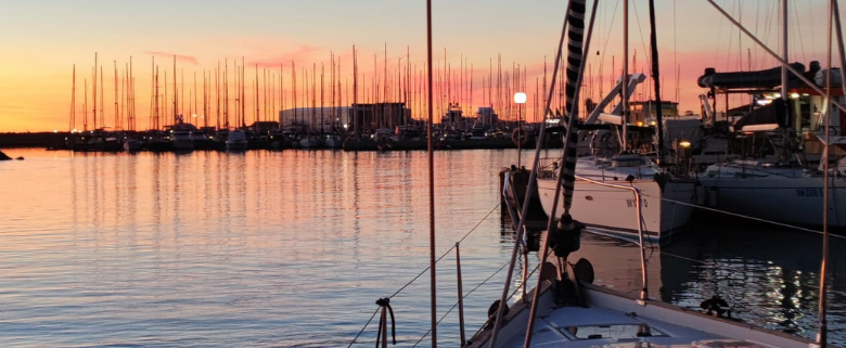 cena in barca a vela