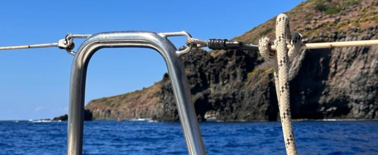 Panarea in barca a vela