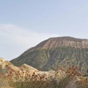 vulcano in barca a vela